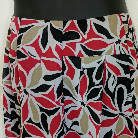 💸Sunny Leigh Floral Skirt - Picture 2 of 8